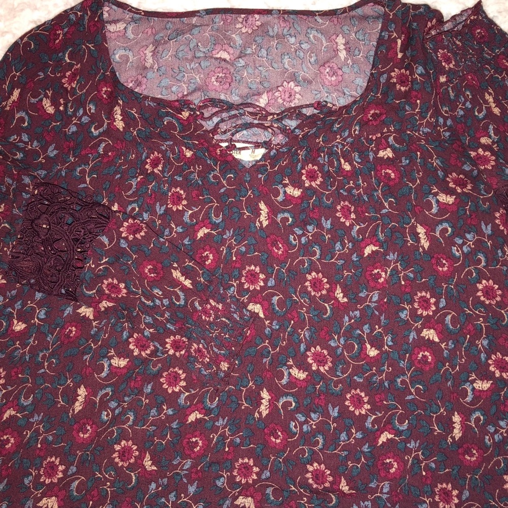 HOLLISTER long sleeve floral crop shirt